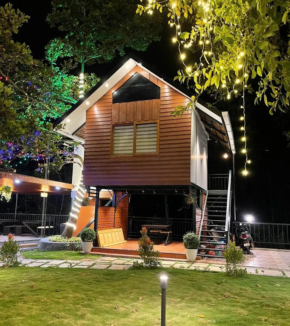 The Rustic Manor Hotel Viripara