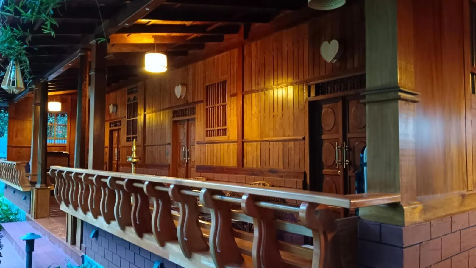 The Rustic Manor Hotel Viripara India