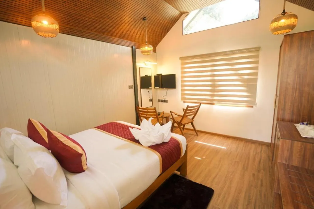 The Rustic Manor Hotel Viripara India
