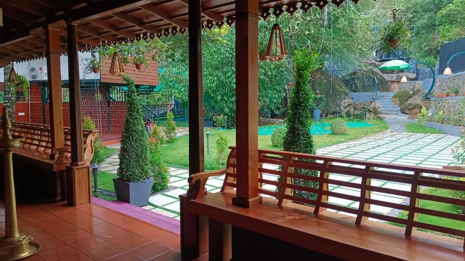 The Rustic Manor Hotel Viripara