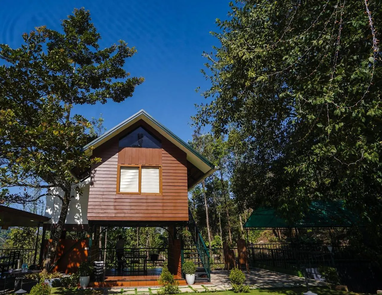 ****  The Rustic Manor Hotel Viripara India